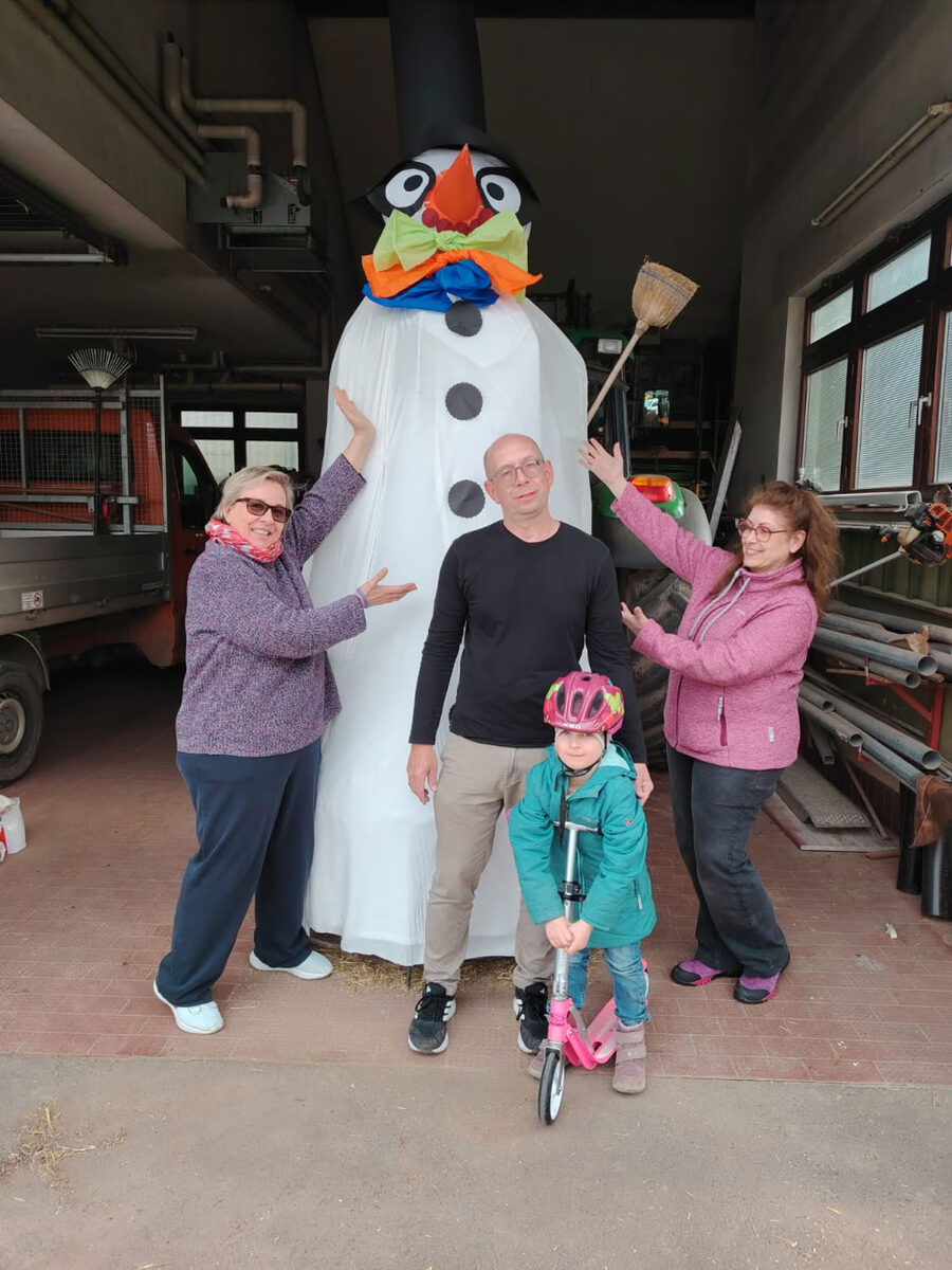 Sommertagszug – Aufbau der Winter-Figur